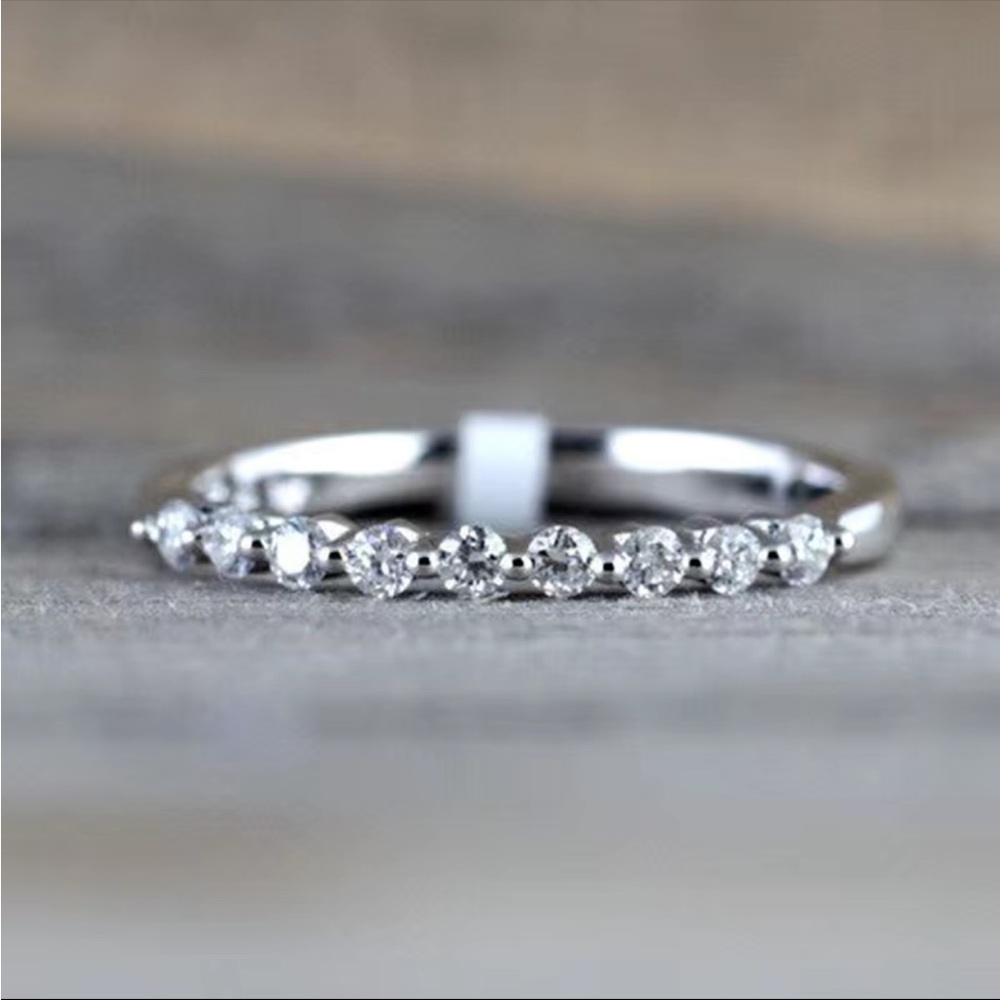 New 925 Silver Gorgeous Zircon Stackable Ring